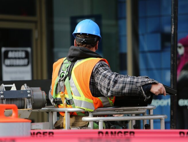 9 Ways To Keep Workers Safe In The Workplace